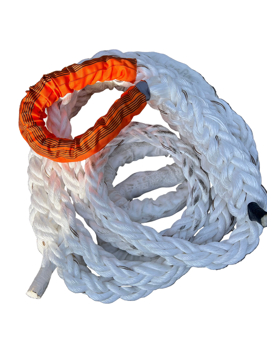 White Shark Rekker HTPP 56mm / 60mm 8 strengs 15 mtr gekapt bs 52 Ton 2,00 Oog 
aan 1 zijde 1,50m en 1
zijde 50cm NIEUW!!! Zeevaarttouw