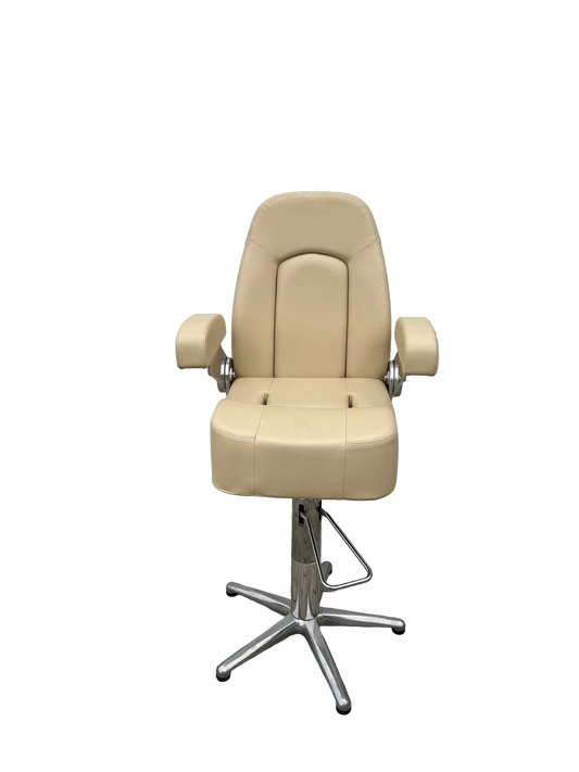 Yacht stuurstoel beige leder met inklapbare zitting en armleuningen compleet met 5 poot pneumatisch verstelbaar.