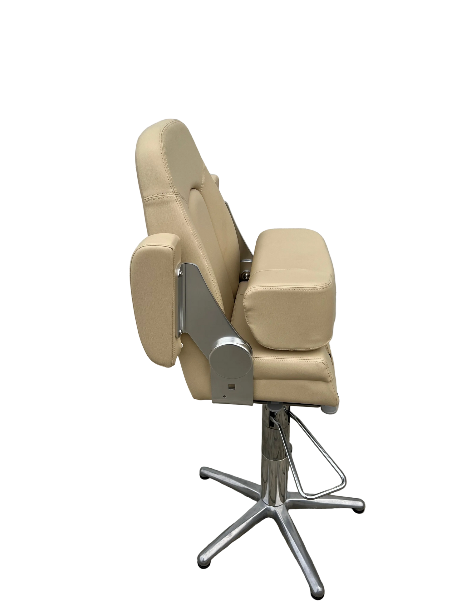 Yacht stuurstoel beige leder met inklapbare zitting en armleuningen compleet met 5 poot pneumatisch verstelbaar.